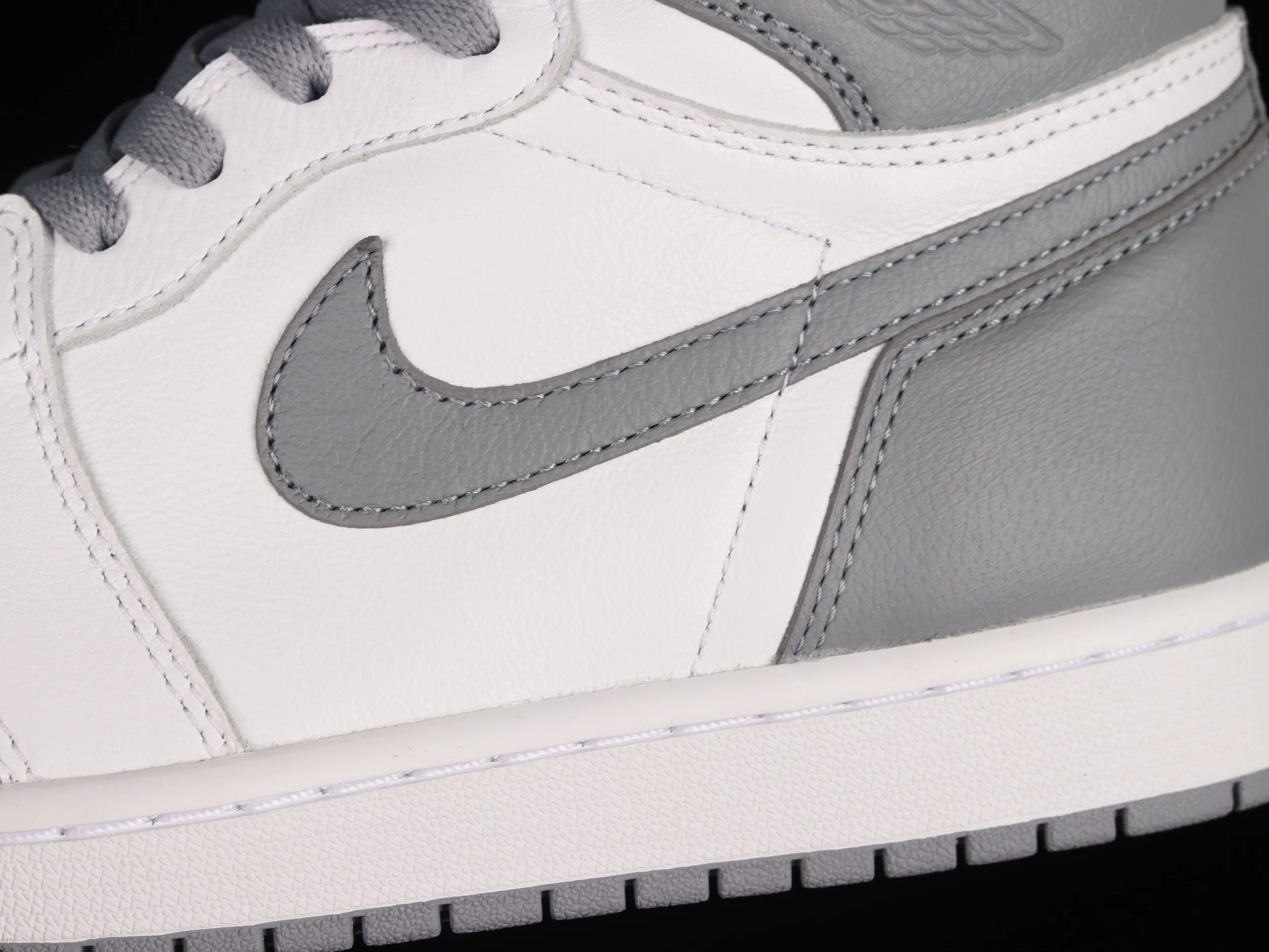 All categories Air Jordan Jordan series basketball shoes Air Jordan 1 High foreign trade version Air Jordan 1 High OG "Stealth" AJ1 Joe 1 white gray 555088-037